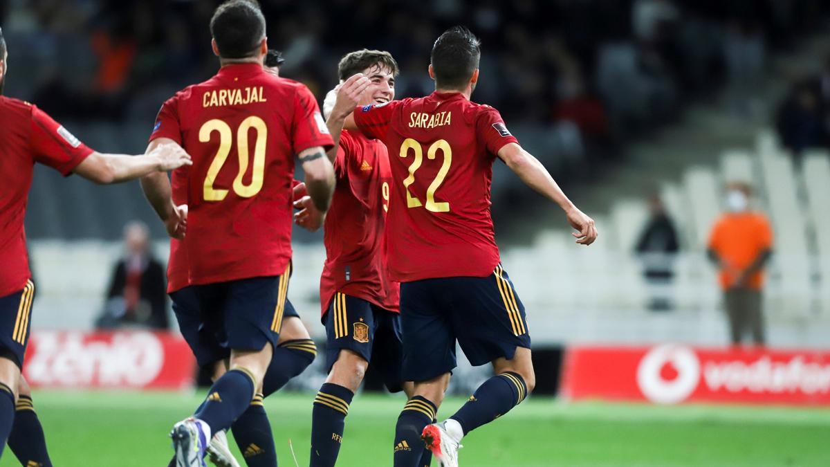España saldrá contra Grecia a buscar goles