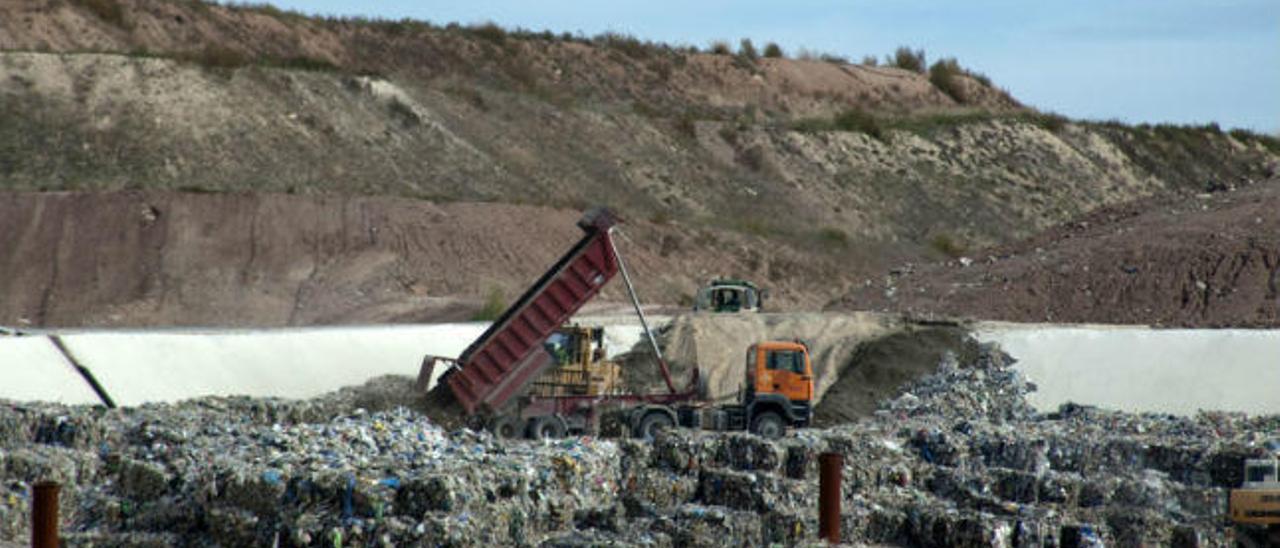 Una imagen del vertedero de Villena, gestionado por la empresa pública Vaersa