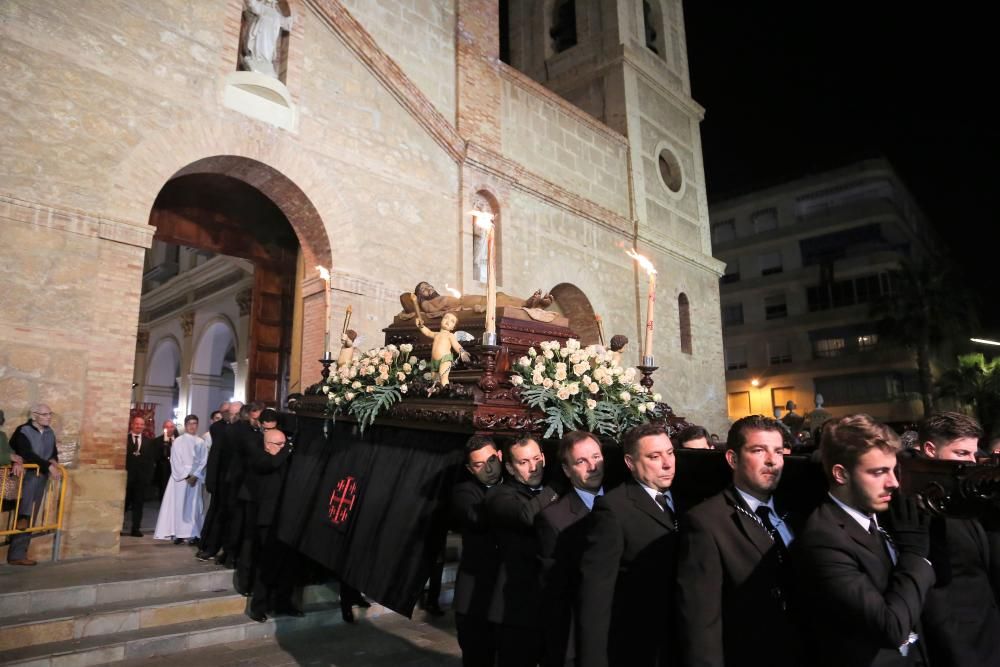 Procesión del Santo Entierro de Cristo en Torrevieja, Viernes Santo, con la participación de 18 imágenes y 154 cofradías