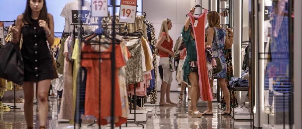 El comercio tradicional no hace un balance positivo de las dos primeras semanas de rebajas.