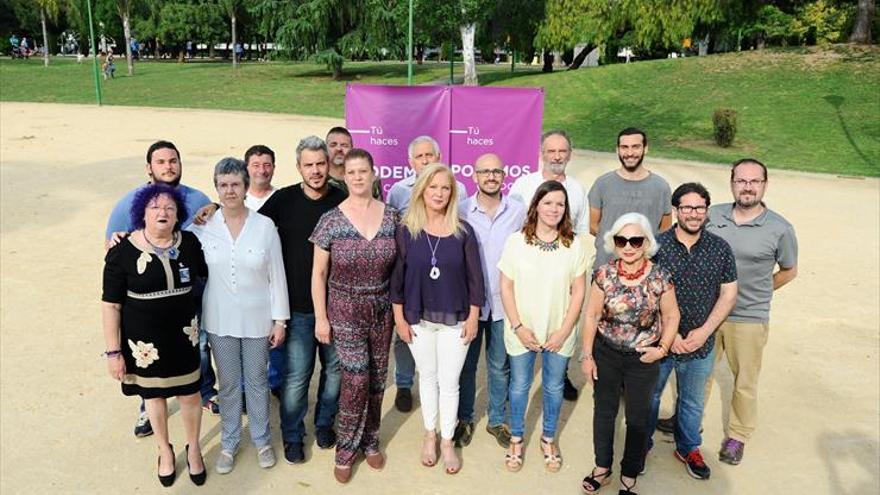 La alcaldable Cristina Pedrajas presenta la lista de Podemos