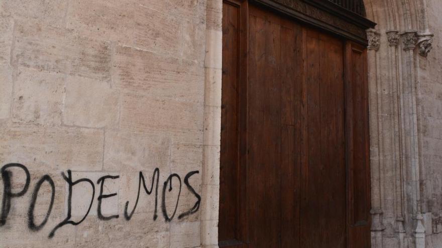 Una grabación destapa al autor de las pintadas en los casilicios del Pont de la Mar