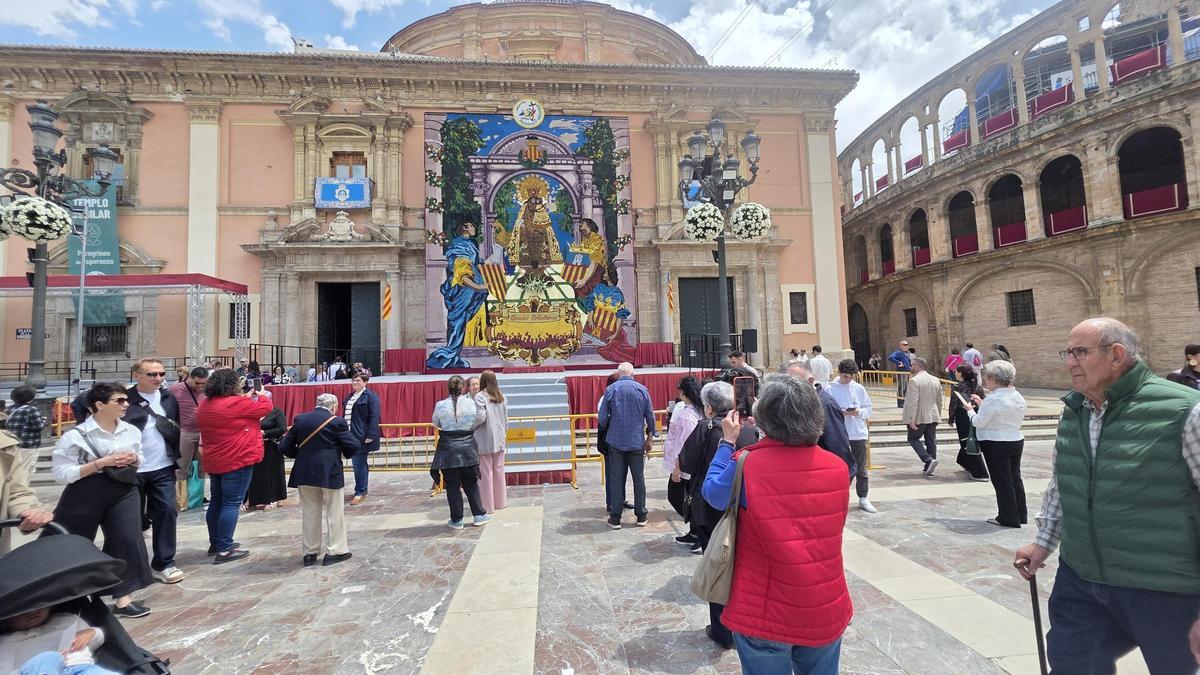 Visitas al tapiz en la plaza