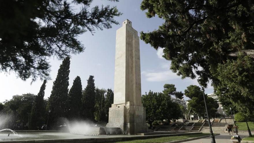 El pleno del Consell decidirá hoy que el monumento al crucero Balears no es Bien Catalogado.