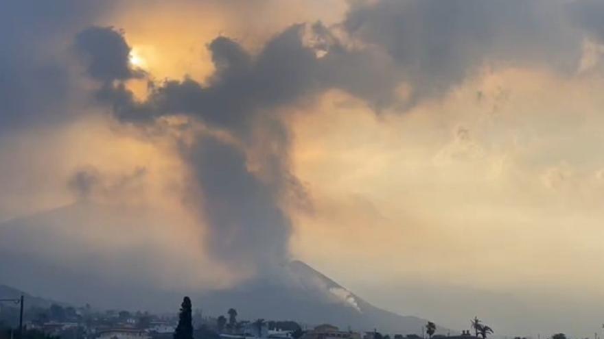 Gran emisión de gases del volcán de La Palma