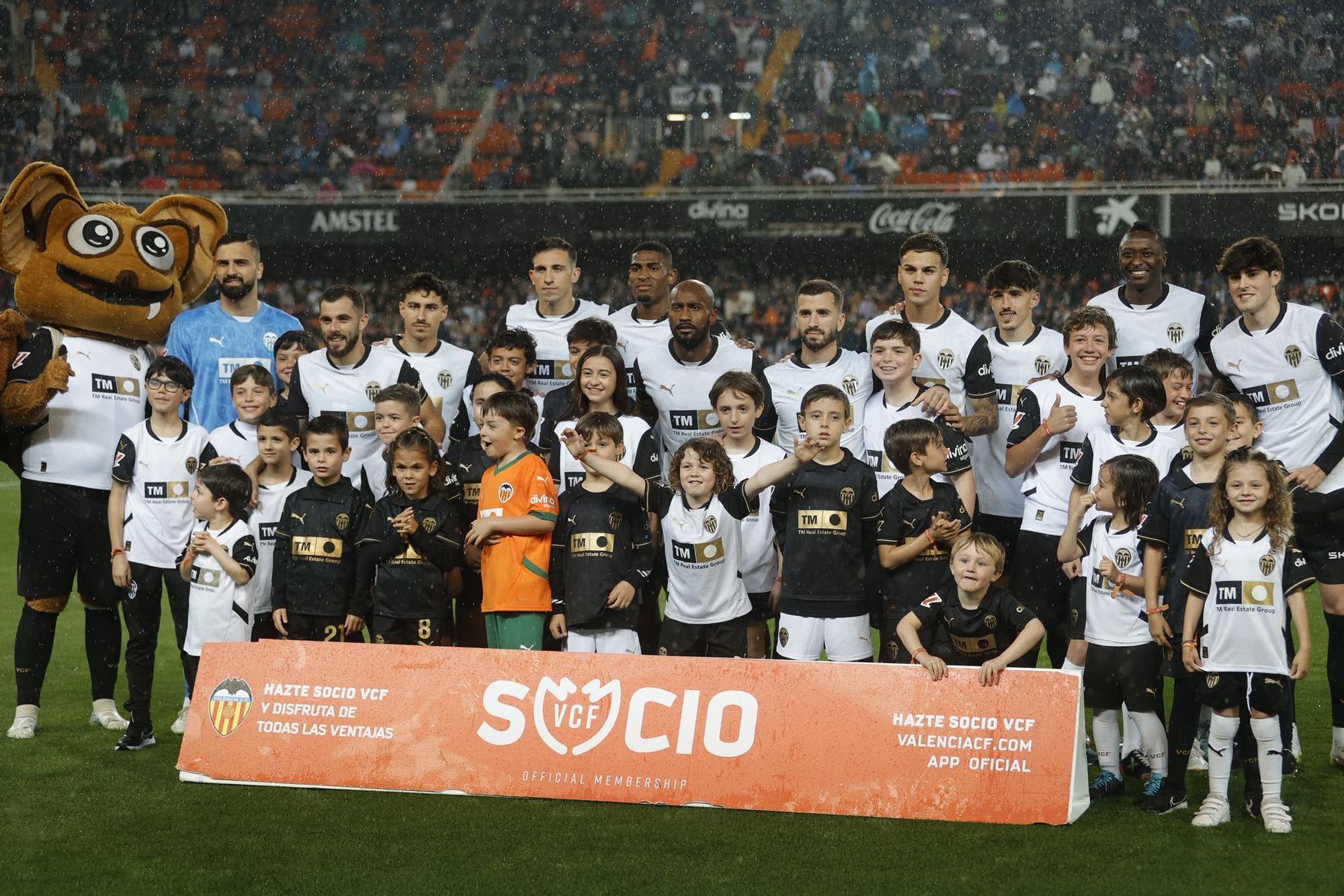 El Valencia CF - Sevilla en Mestalla, en imágenes