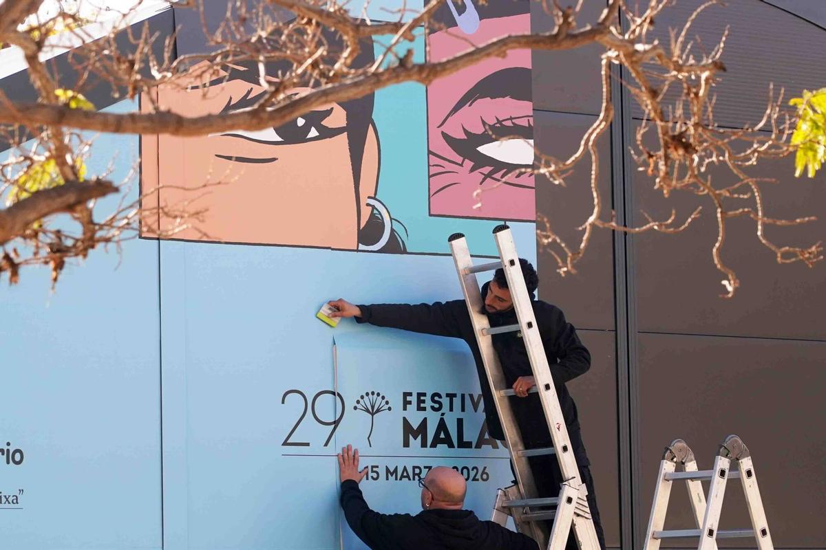 Tareas de montaje de la próxima edición del Festival de Málaga