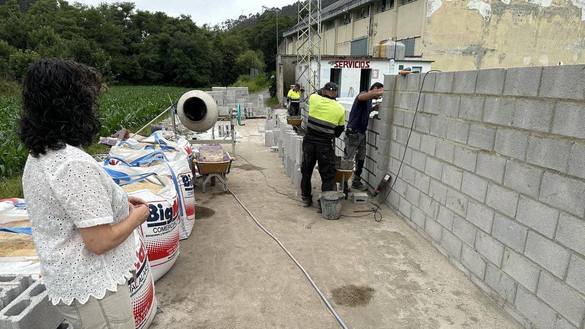 Obras en la La Veigona, el año pasado.