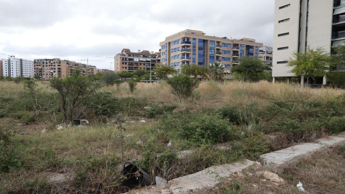 Cerco a los solares abandonados de Castelló