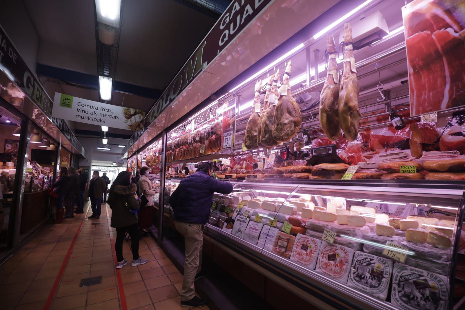 Sábado de compras en el mercado de Pere Garau de Palma