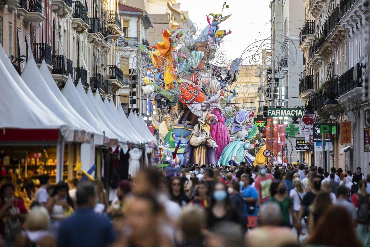 Muchos visitantes de las Fallas provienen de la propia Comunitat