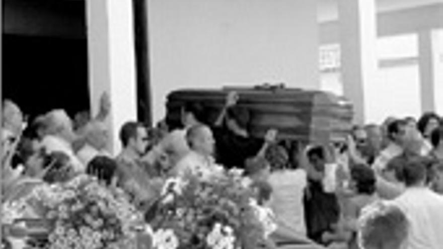 Despedida masiva en un funeral conjunto