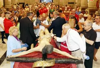 Devoción por el Cristo... pero sin besos un año más