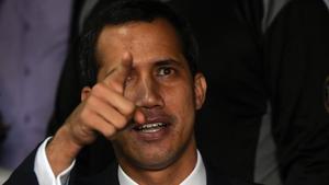 zentauroepp47999225 venezuelan opposition leader juan guaido waves gestures duri190503204414