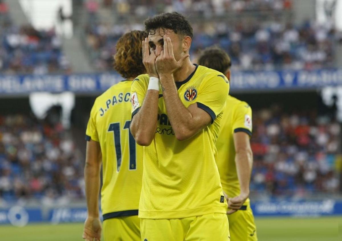 El delantero valenciano Álex Forés celebra el gol anotado en Tenerife, su sexto tanto esta temporada.