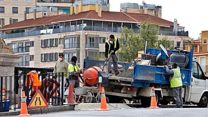 Obras en el Puente de los Peligros de Murcia.