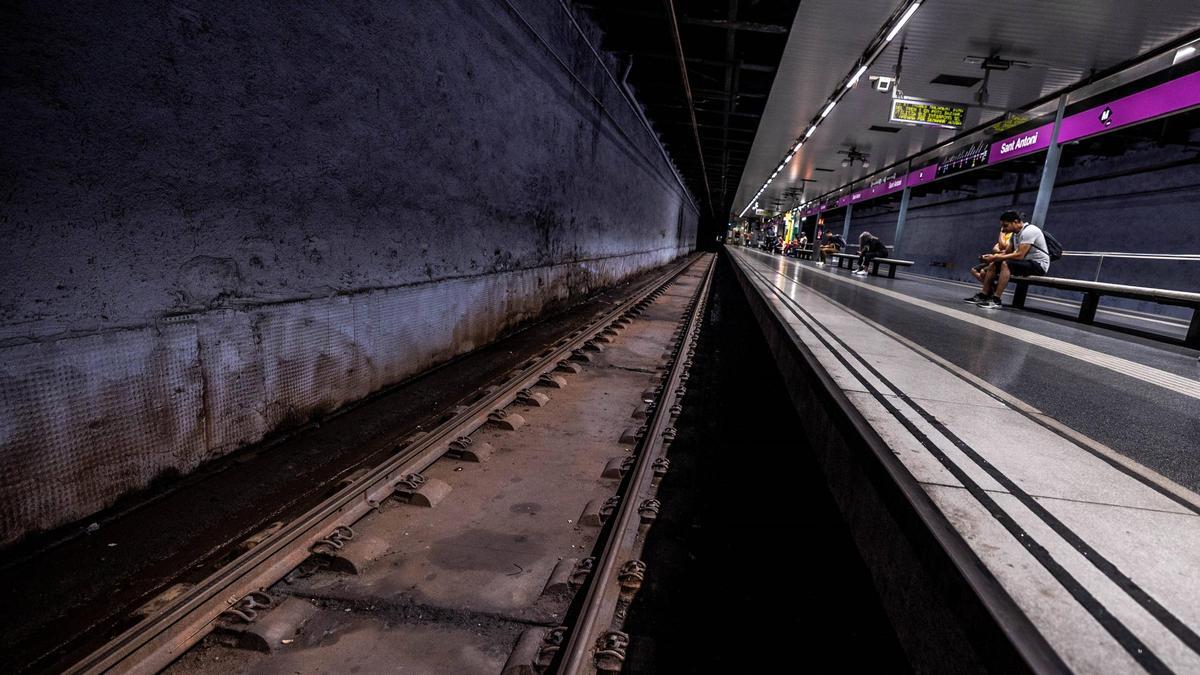 Atropellaments al metro de Barcelona: una vintena a l’any amb més d’un 70% de supervivència