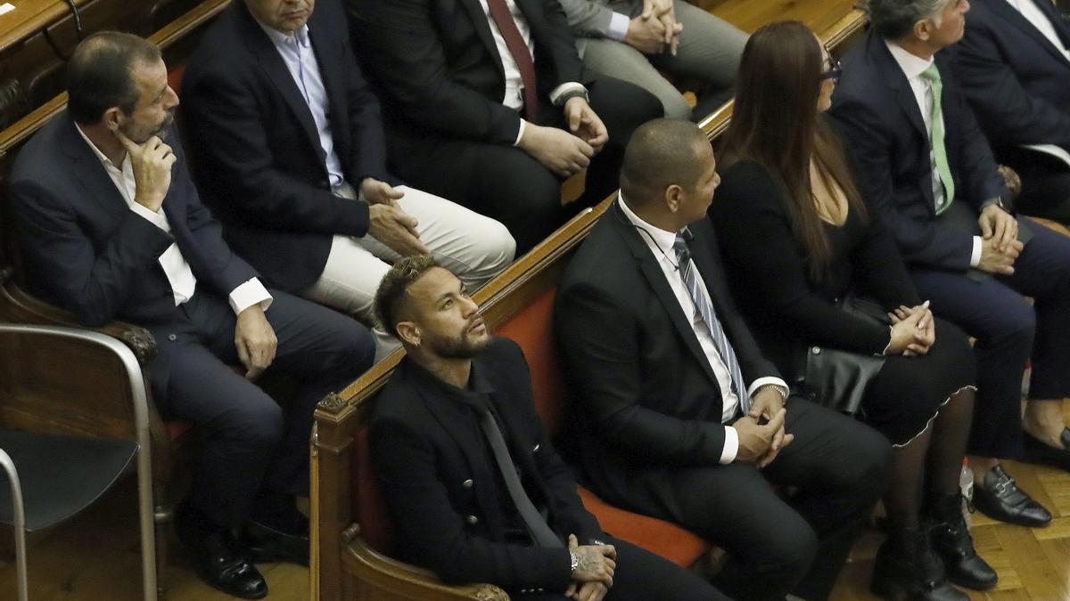 Empieza en la Audiencia de Barcelona el juicio por el fichaje de Neymar por el FC Barcelona en 2013