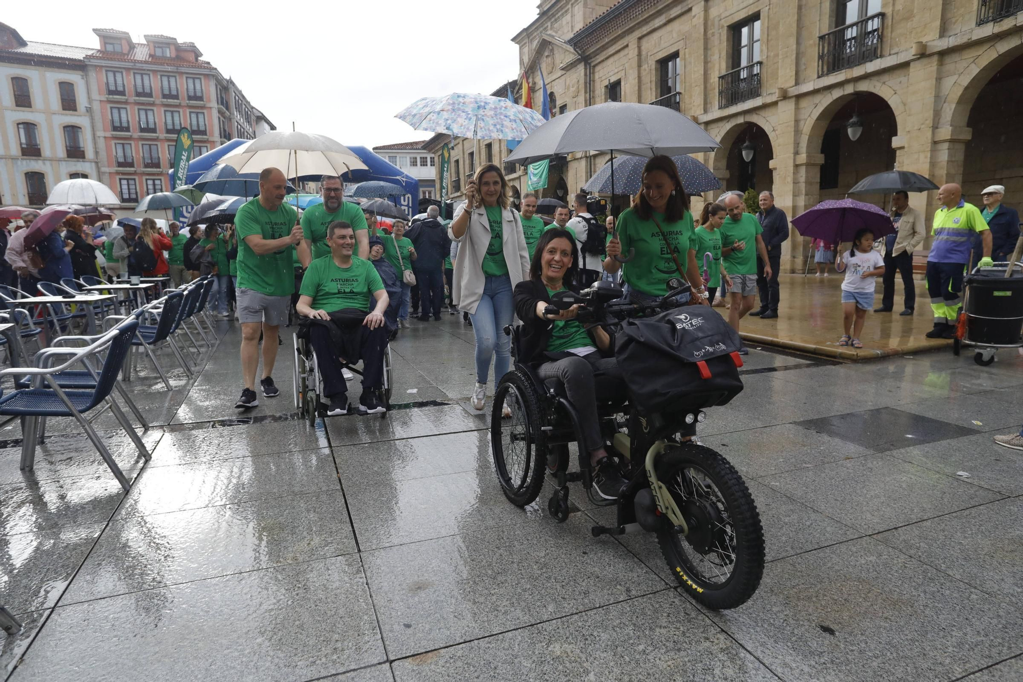 EN IMÁGENES: la Marcha contra el ELA en Avilés