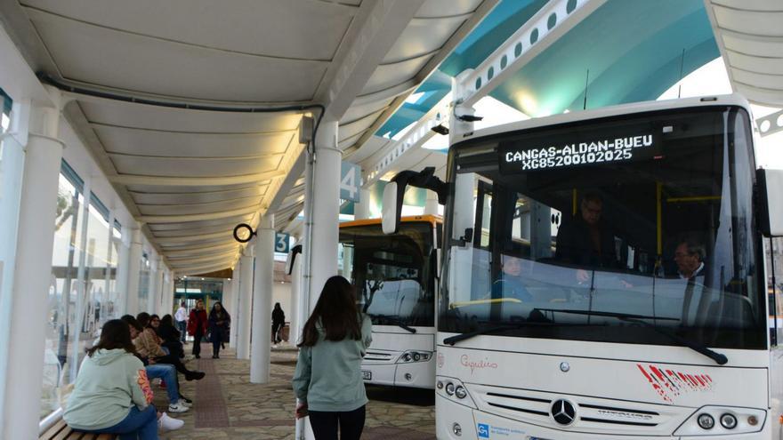 La huelga de autobuses tendrá su foco con piquetes en la estación de Cangas