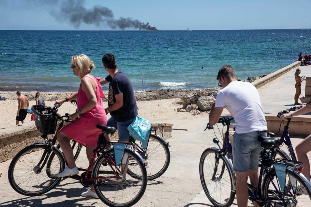 Incendio lancha Club de Mar