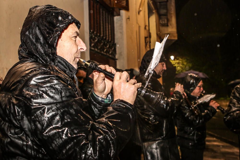 Procesión del Silencio de Alcoy pasada por agua.