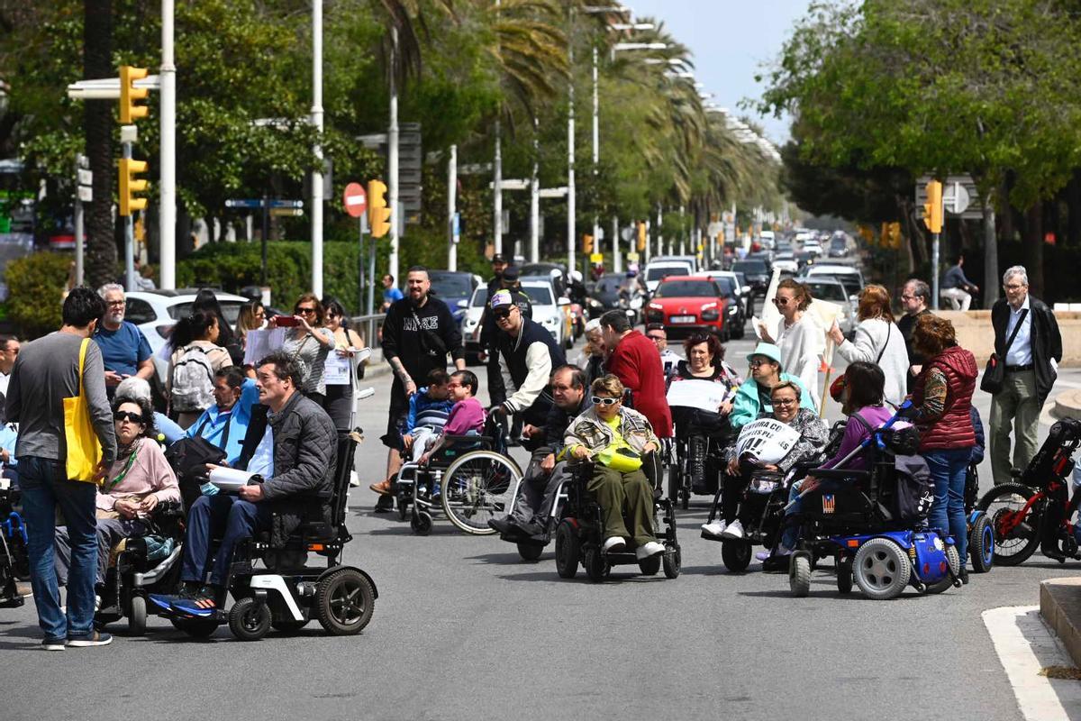 Protesta por el retraso en el baño asistido en las playas de Barcelona