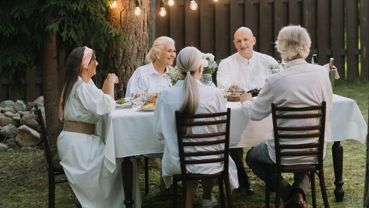 Mesa plegable de Carrefour ideal para fiestas