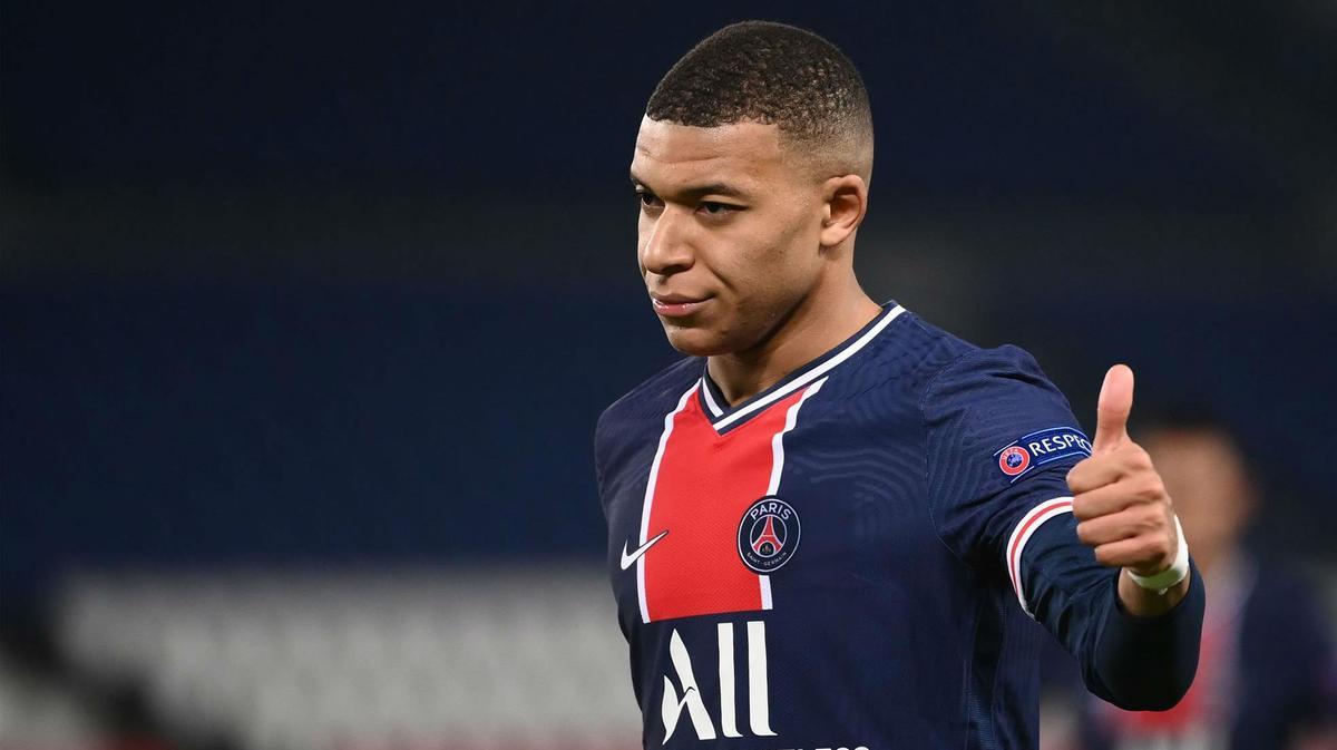 Mbappé se unió a la fiesta y marcó un doblete contra el Istanbul