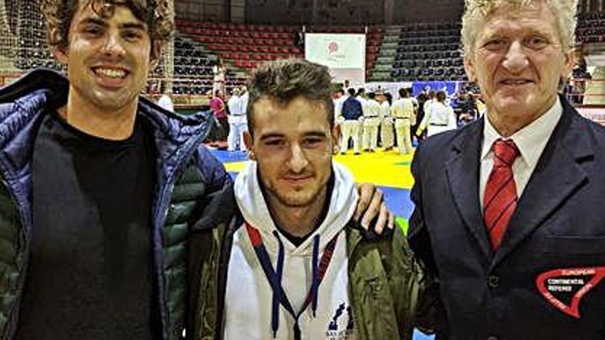 Eduard Solsona del SA Súria   es penja el bronze a la  Copa d&#039;Espanya de jujitsu