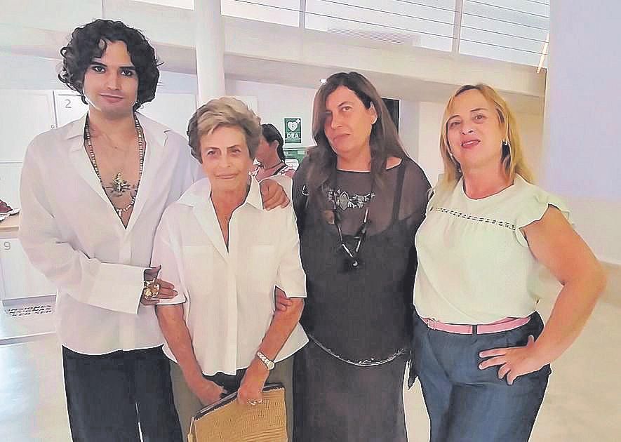 20 lex Sobrn,Franois y Vernica Solivellas con Antonia Genestra.jpg