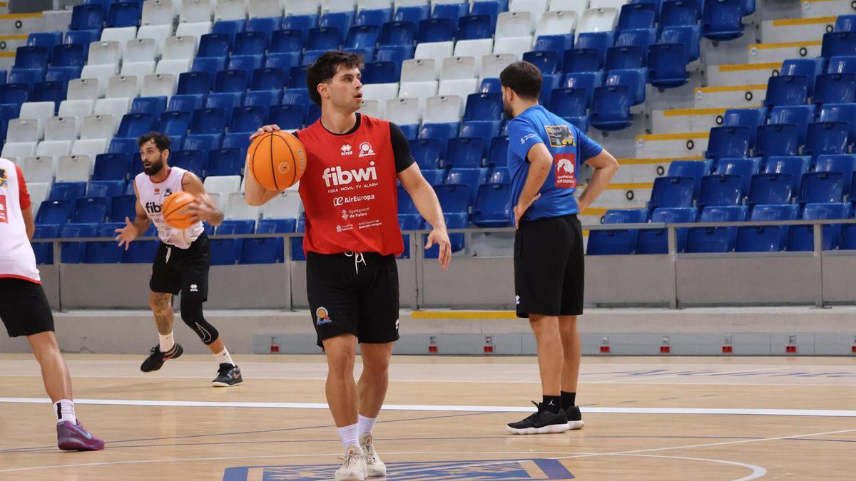 Los jugadores del Fibwi Palma, en el entreno de este sábado en Son Moix