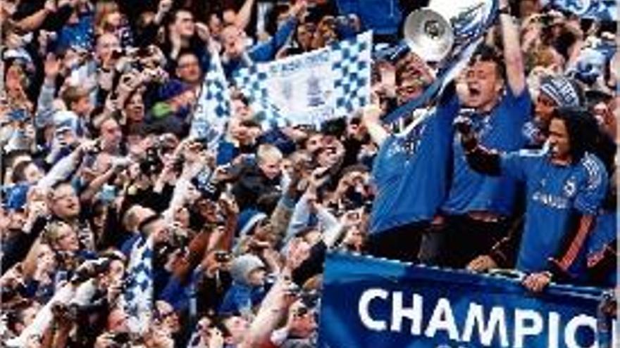 Futbol La plantilla del Chelsea celebra la Champions