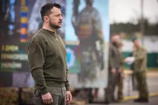 Zelenski viaja por sorpresa a Finlandia para una cumbre con los líderes nórdicos