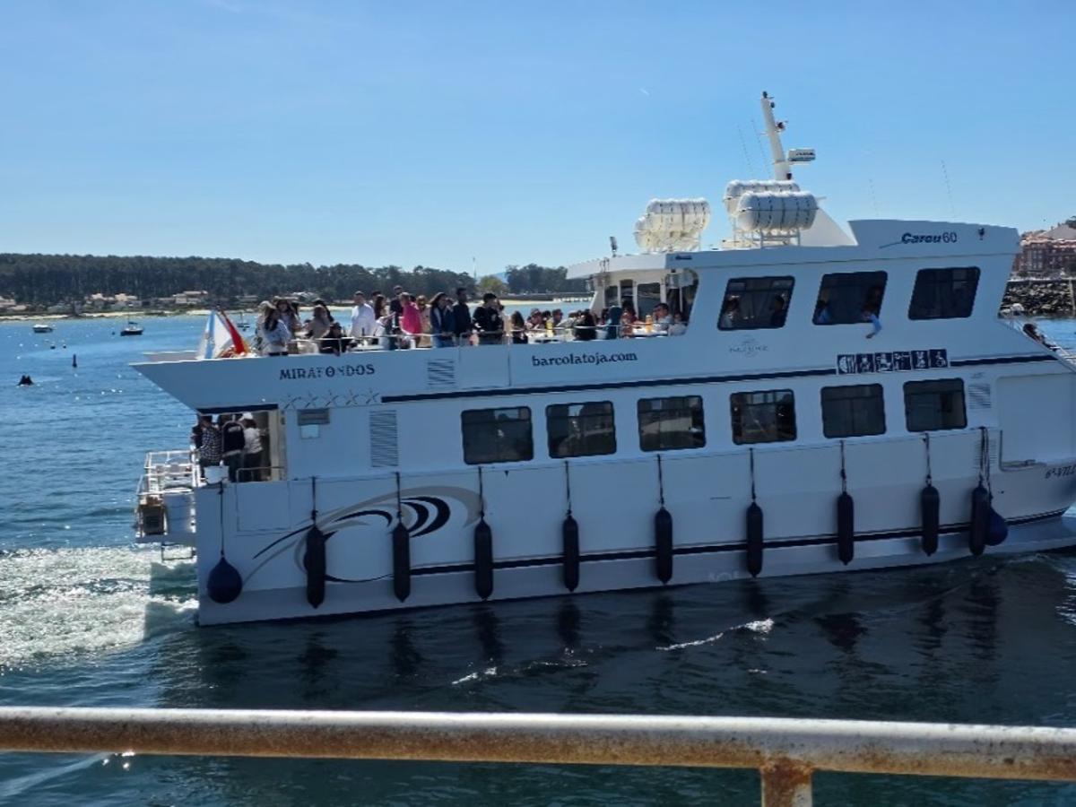 Los catamaranes de O Grove fueron uno de los grandes atractivos del Viernes Santo.