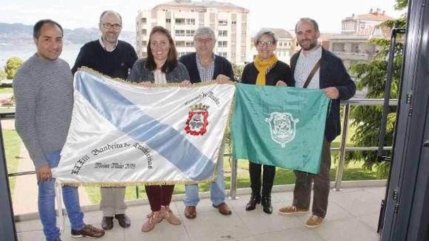 Asistentes a la presentación de la Bandera. // Santos Álvarez