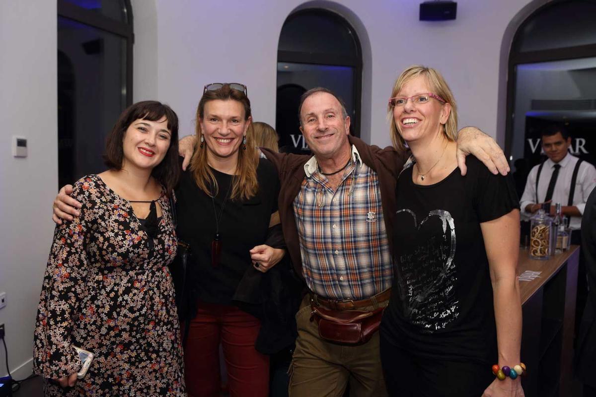 Mónica Bonilla, María Sánchez y Trine Bruun de Interface Tourism con el fotógrafo Tino Soriano.