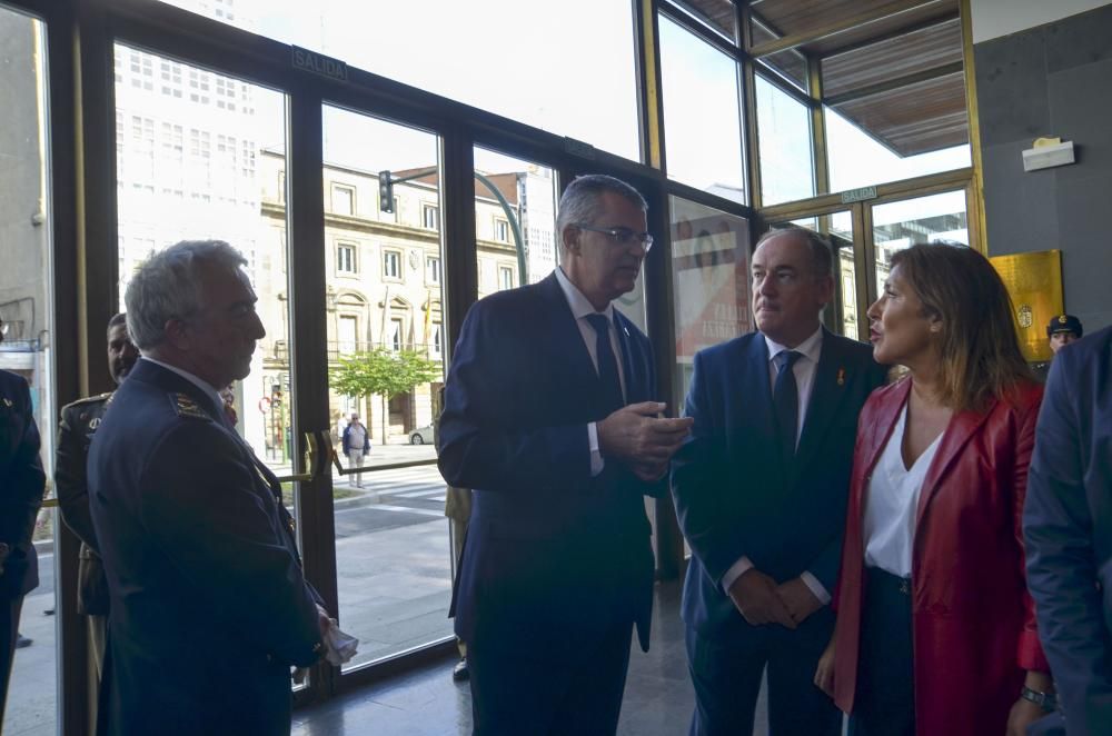 El acto institucional, en el Teatro Colón, ha sido presidido por el Delegado del Gobierno en Galicia.