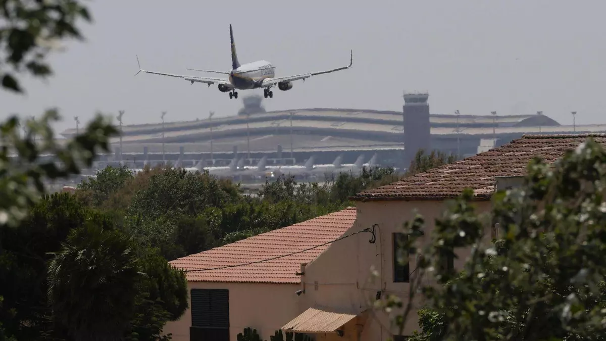 El Parlament reprueba al Govern por Rodalies y bendice la ampliación del aeropuerto de Barcelona