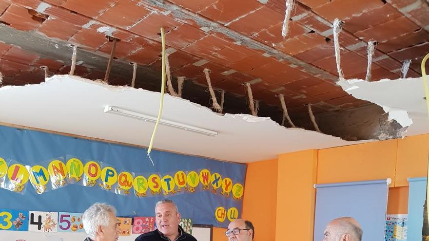 Acuerdo para sustituir el falso techo del colegio Isidora Riestra