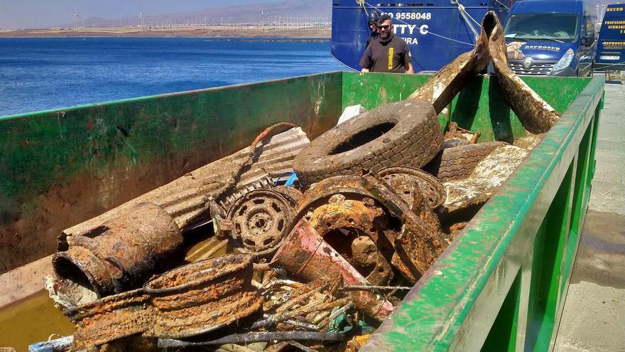 El Puerto de Arinaga se quita un peso de encima