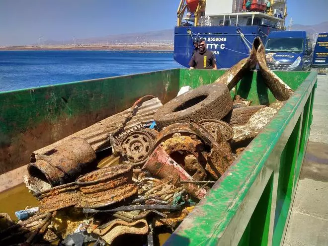 El Puerto de Arinaga se quita un peso de encima