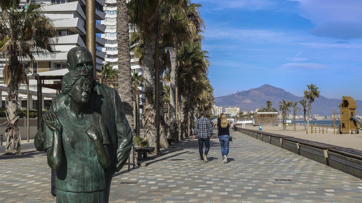 El Ayuntamiento reclama más presencia en la zona de Playa de San Juan