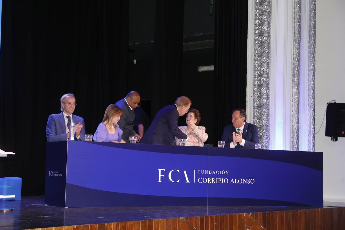 EN IMÁGENES: Presentación de la Fundación Corripio Alonso en el teatro Riera de Villaviciosa