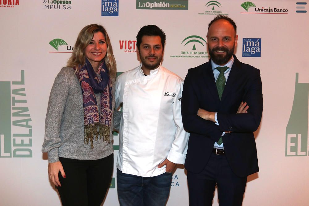 Empresarios, chefs, agentes del sector y de la industria agroalimentaria y representantes políticos acuden a la sede de Cerveza Victoria para la presentación de la nueva publicación gastronómica