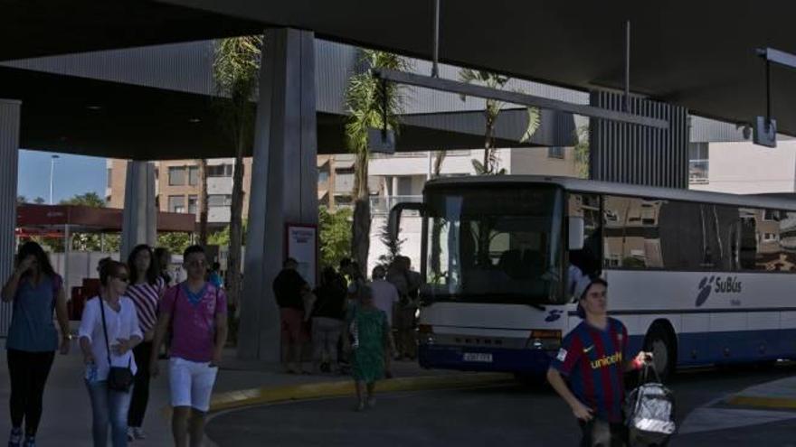 Santa Pola pondrá multas de 3.000 euros por infracciones en la estación de autobuses