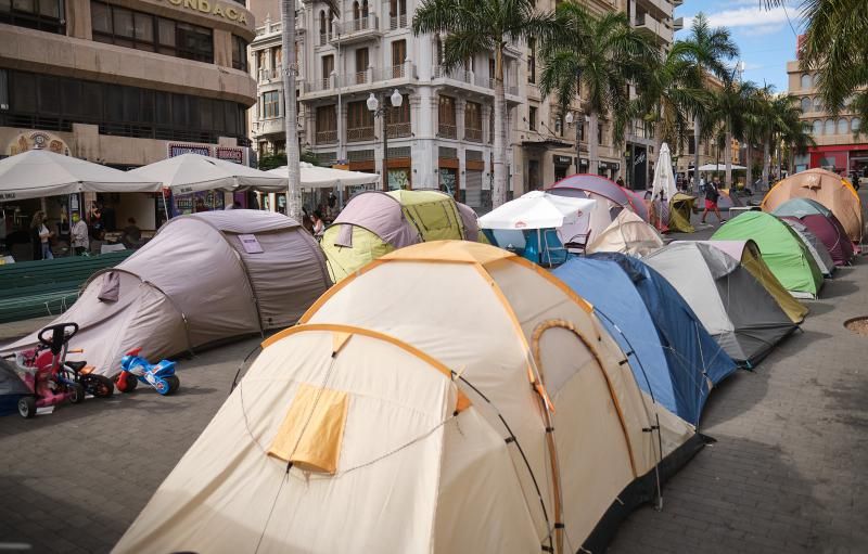 Acampada vivienda en la plaza de la Candelaria