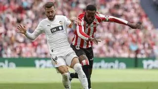 Sadiq y Dimitrievski ponen la permanencia en Primera en la palma de la mano