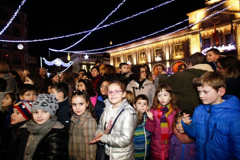 Encendido de las luces de Navidad en Avilés