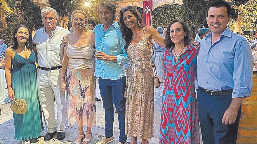 Nuria Pérez, Mark Hoddinott, Olga Óliver, Rober Hess, Lilly Hess, Catalina Alzamora y Jacobo Planas.